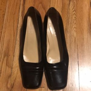 Gucci leather loader pump